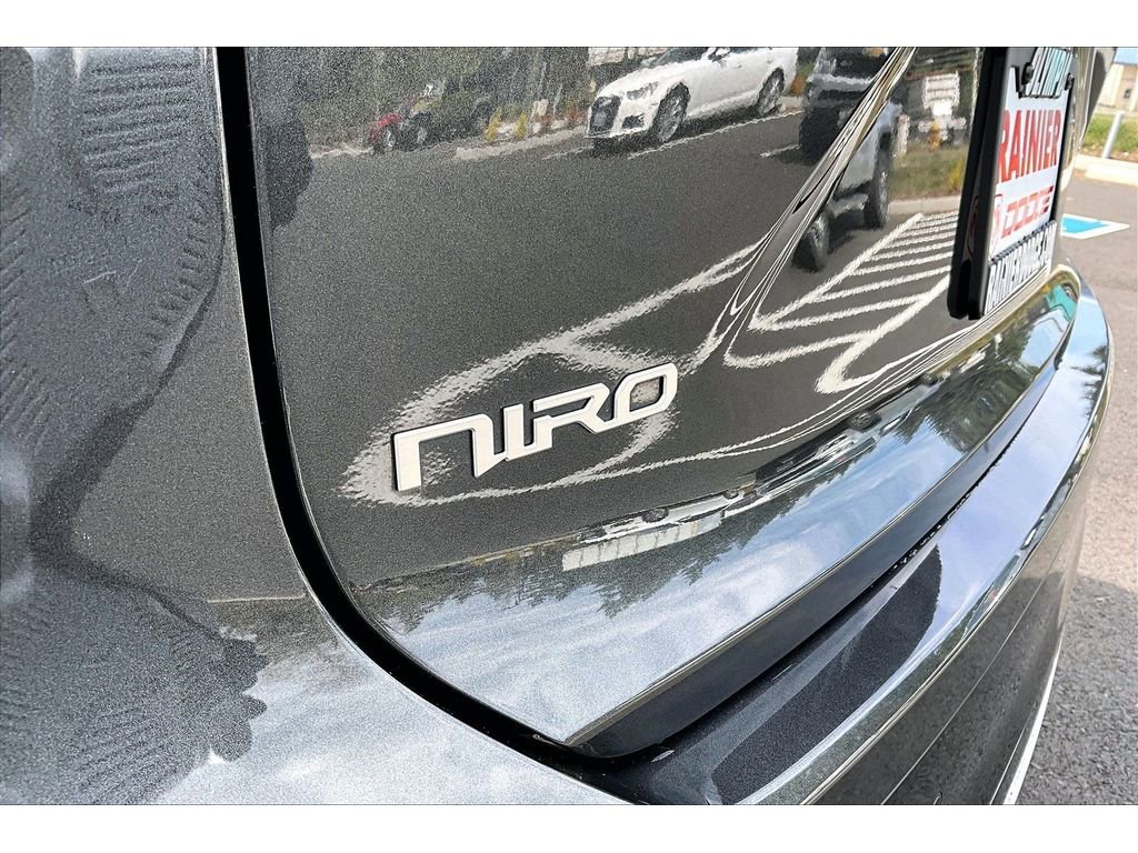 Used 2023 Kia Niro Wind w/ Wind Preserve Package FWD image 8