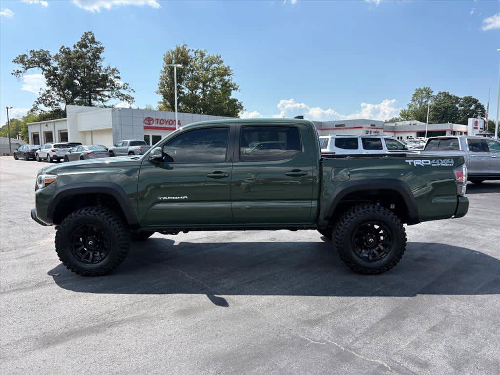 Used 2021 Toyota Tacoma TRD Off-Road w/ Technology Package AWD/4WD image 27