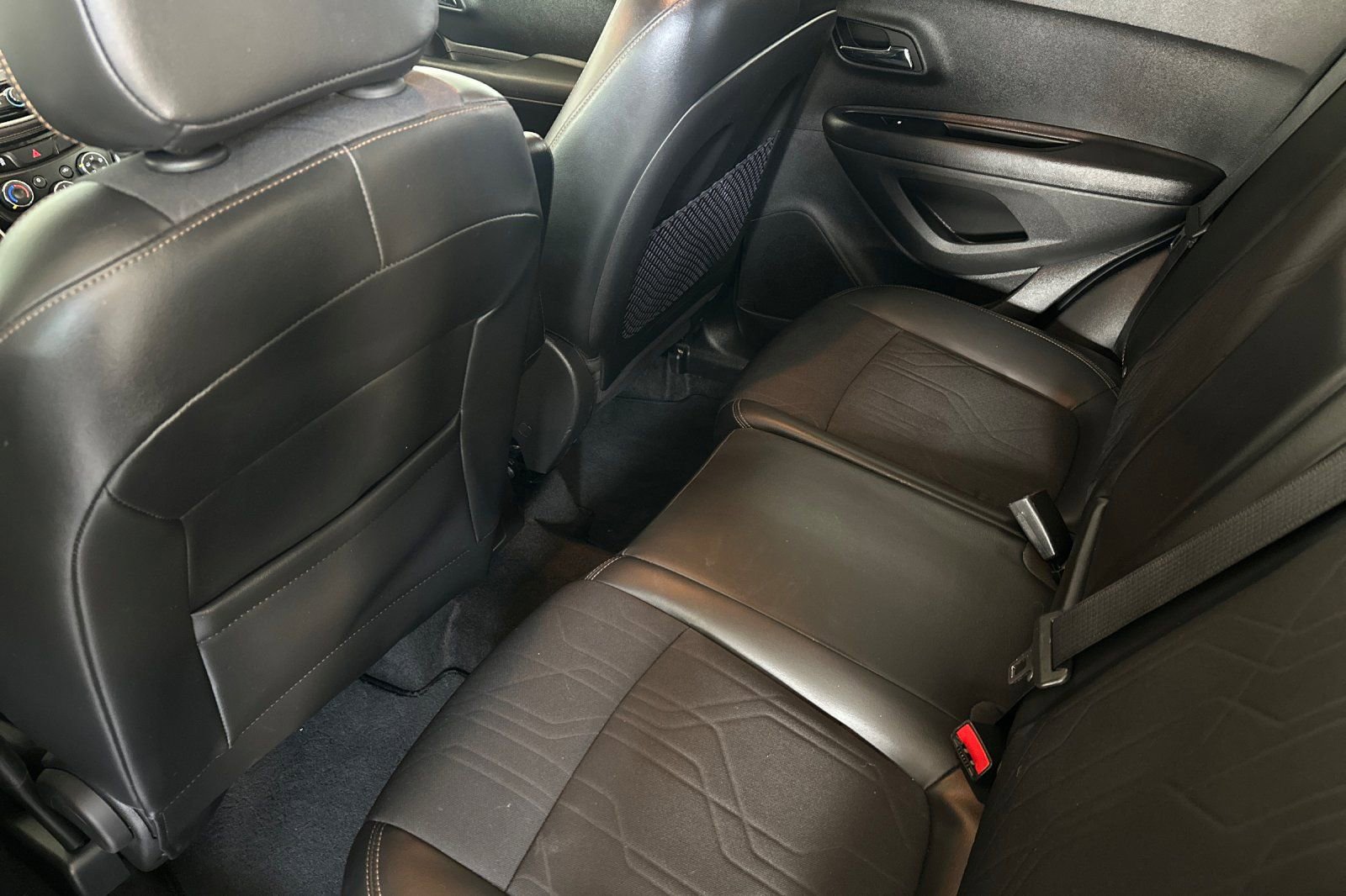 Used 2019 Chevrolet Trax LT w/ LT Convenience Package image 13