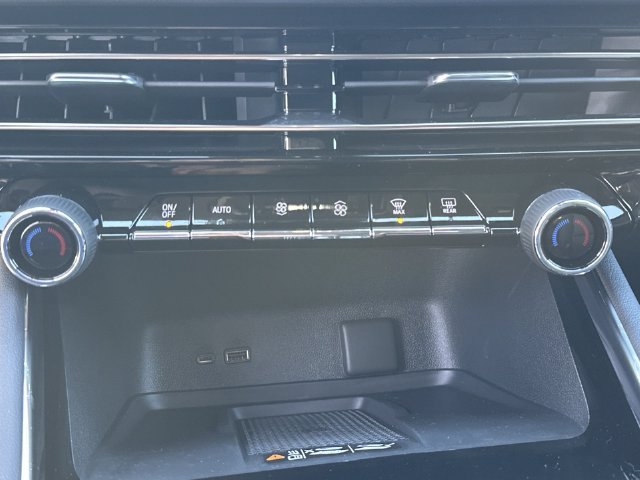 New 2027 Chevrolet Traverse LT FWD image 27