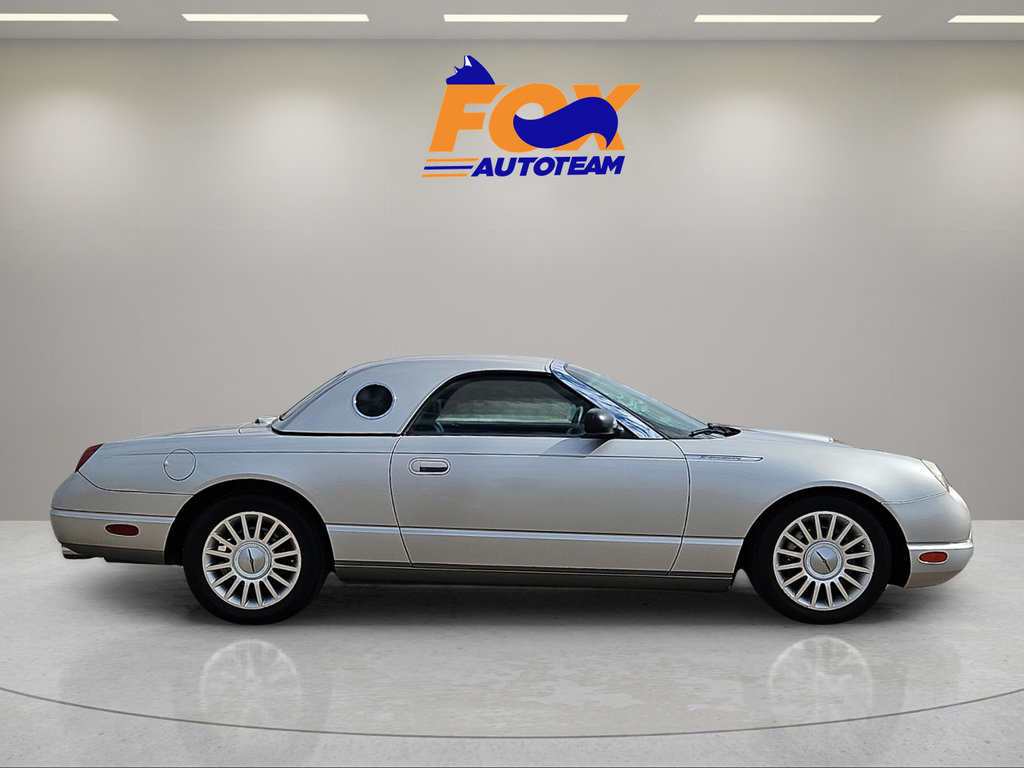Used 2005 Ford Thunderbird RWD image 5