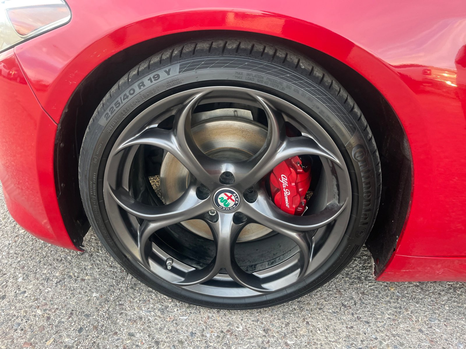 Used 2018 Alfa Romeo Giulia Base image 26