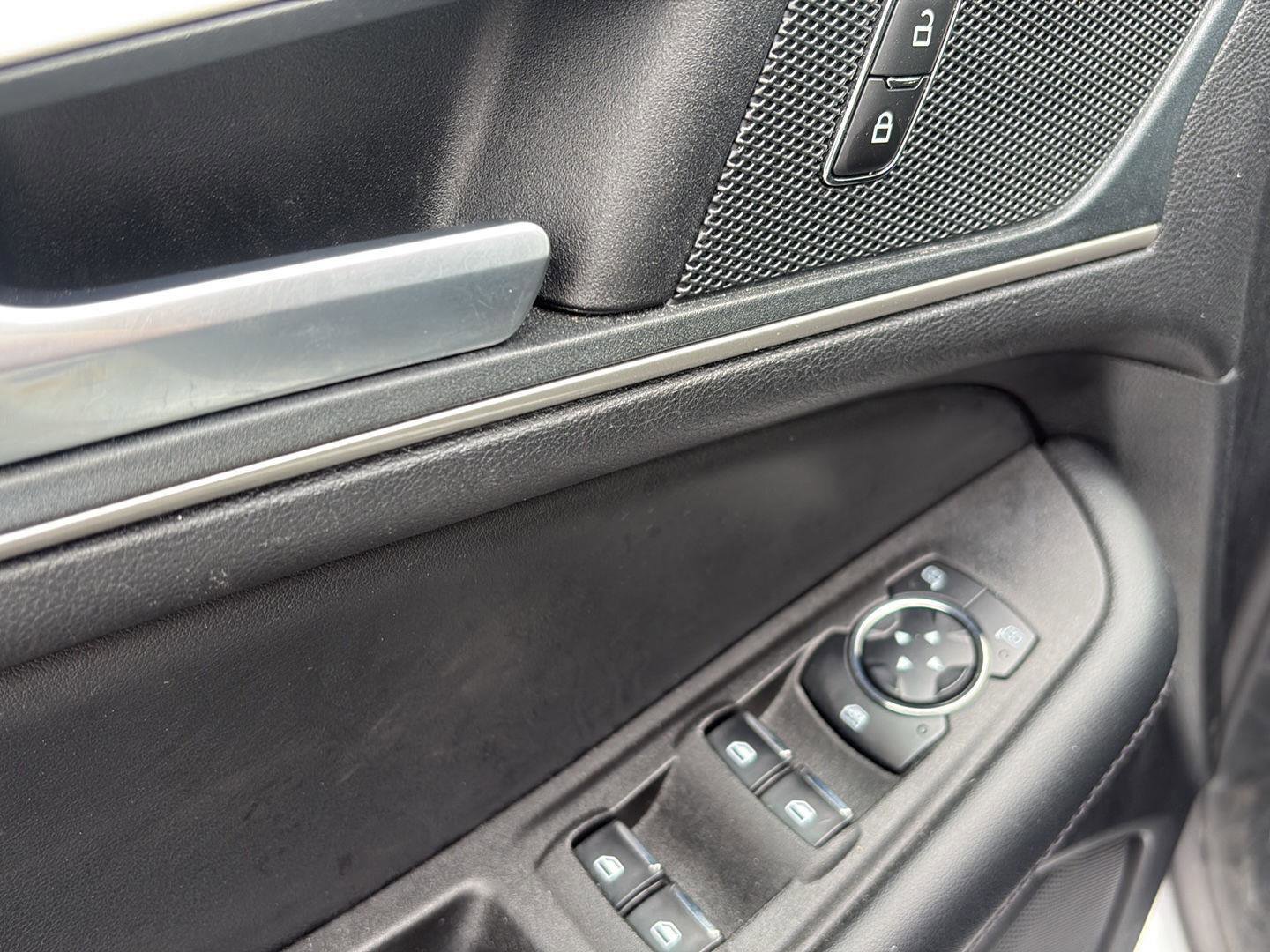 Used 2024 Ford Edge SEL image 29