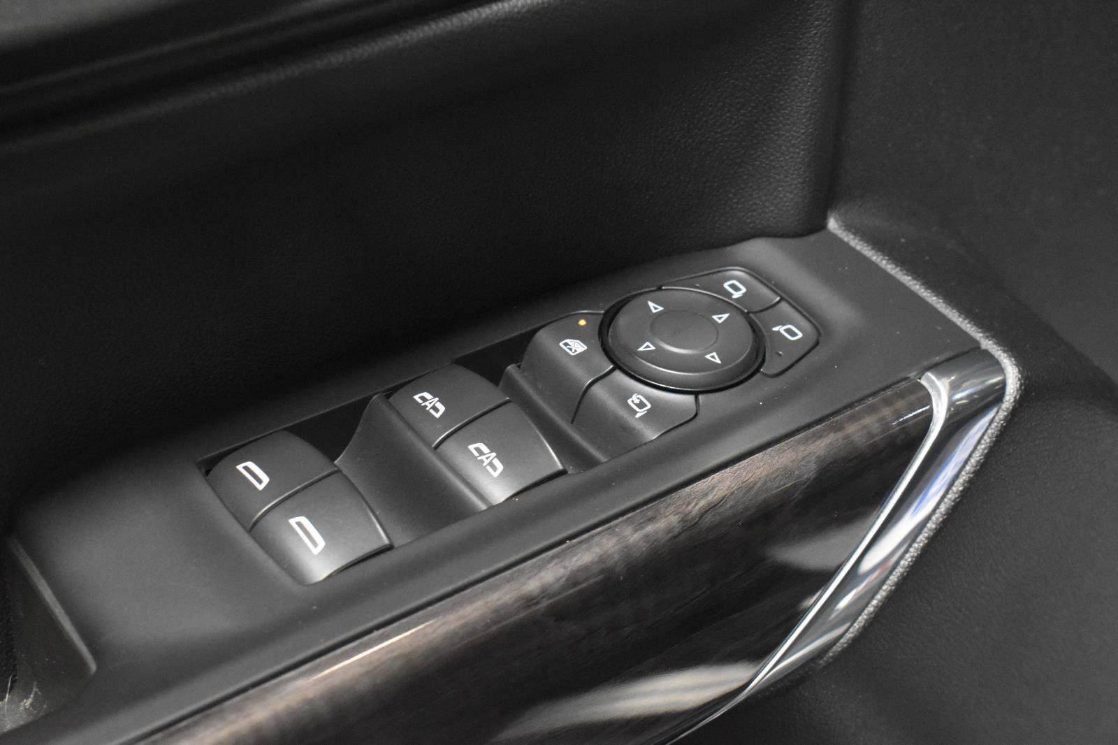 Used 2020 Chevrolet Silverado 1500 LTZ w/ LTZ Premium Package image 12