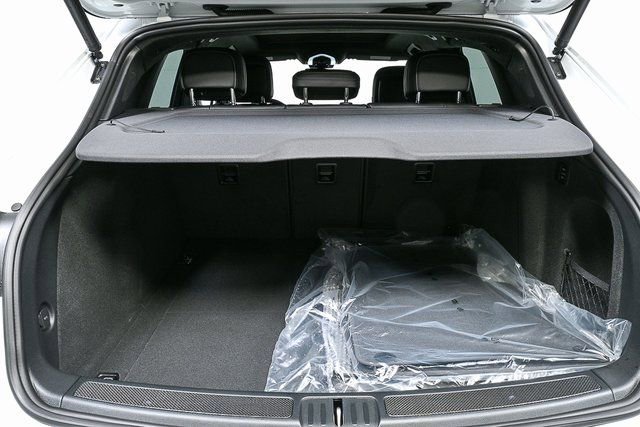 New 2026 Porsche Macan GTS image 37