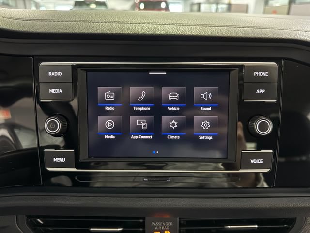 Used 2024 Volkswagen Jetta SE FWD image 20