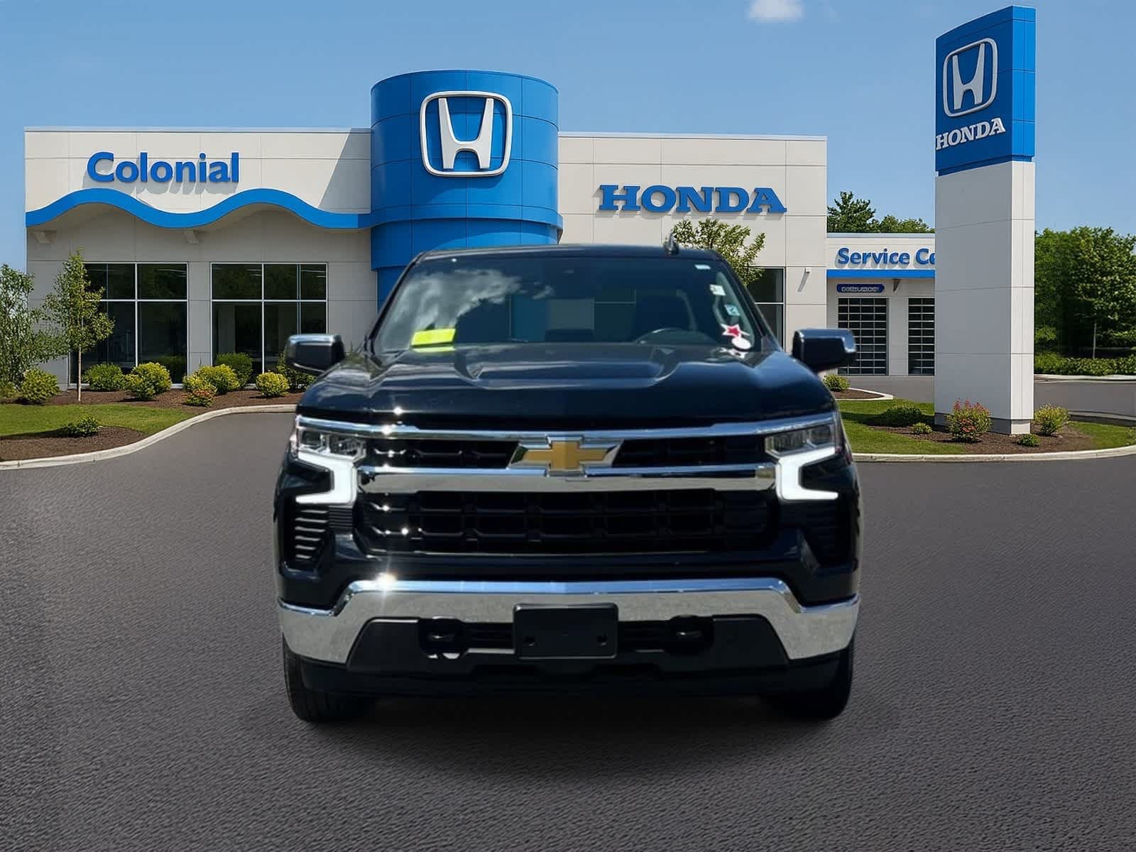 Used 2025 Chevrolet Silverado 1500 LT AWD/4WD image 10