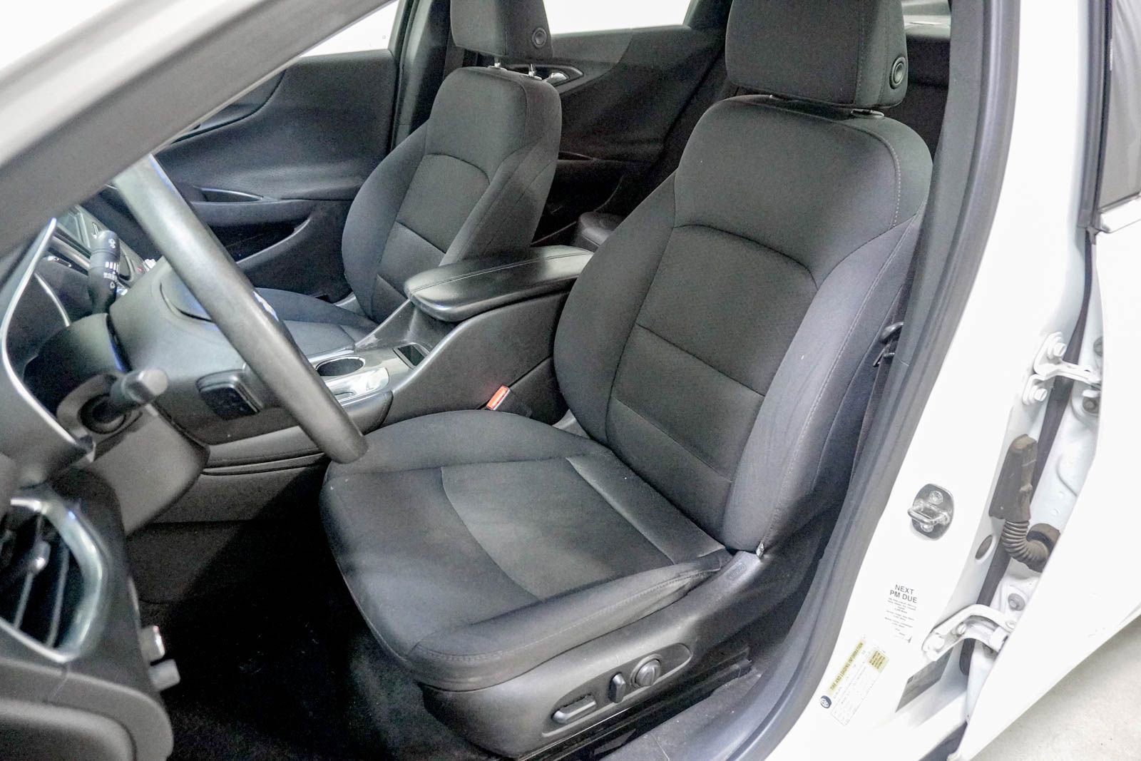 Used 2016 Chevrolet Malibu LT FWD image 14