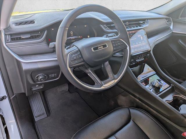 Used 2023 Jeep Grand Cherokee Limited w/ Luxury Tech Group II image 10