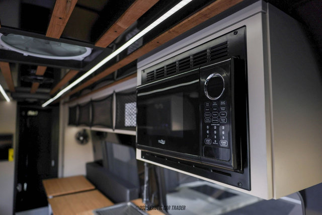 Used 2024 Mercedes-Benz Sprinter 2500 image 51
