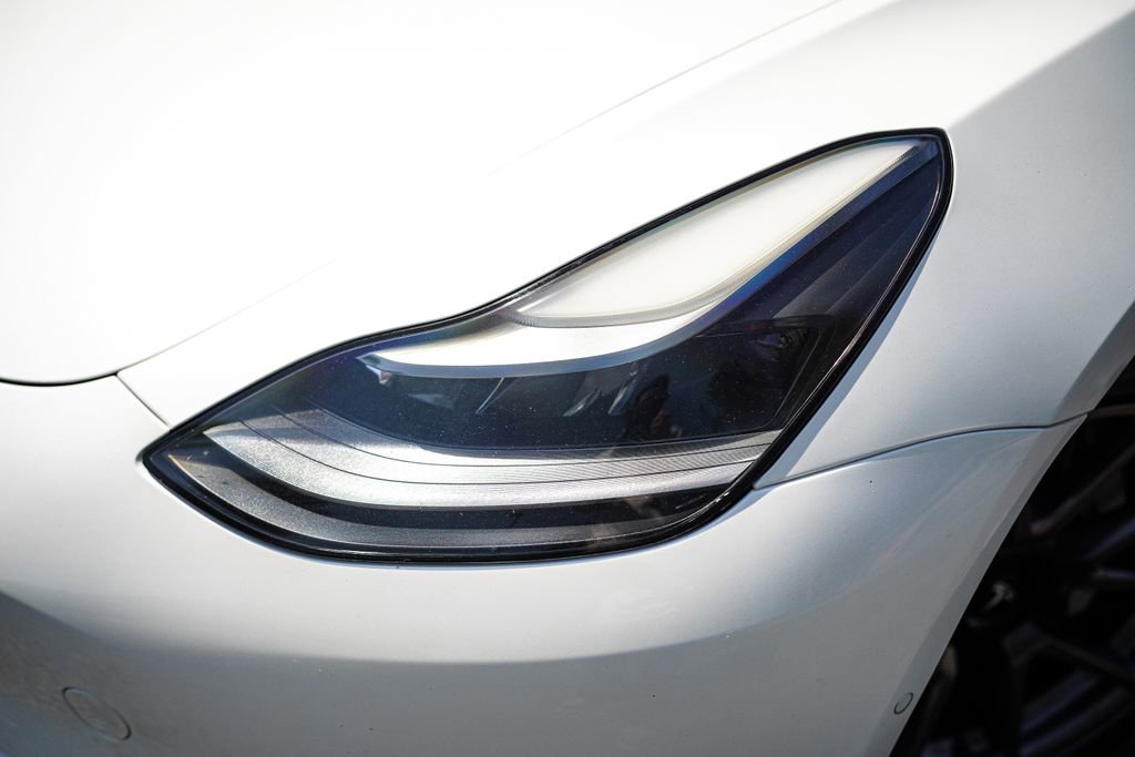 Used 2021 Tesla Model 3 Standard Range Plus RWD image 4