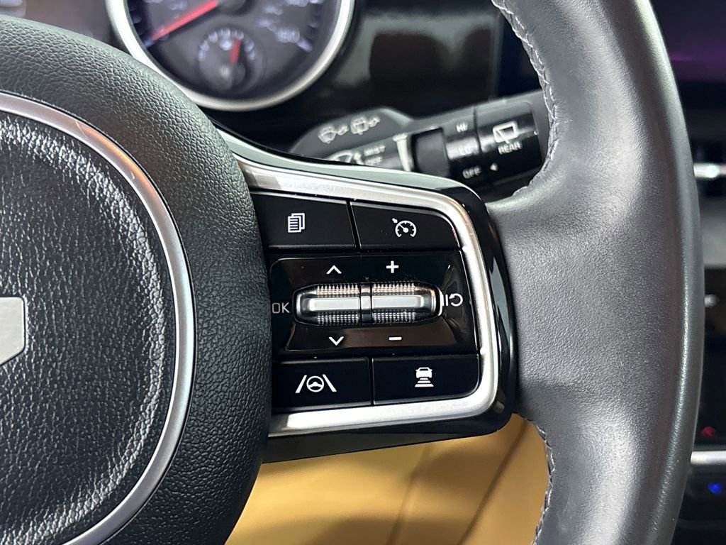 Certified 2024 Kia Carnival EX image 15