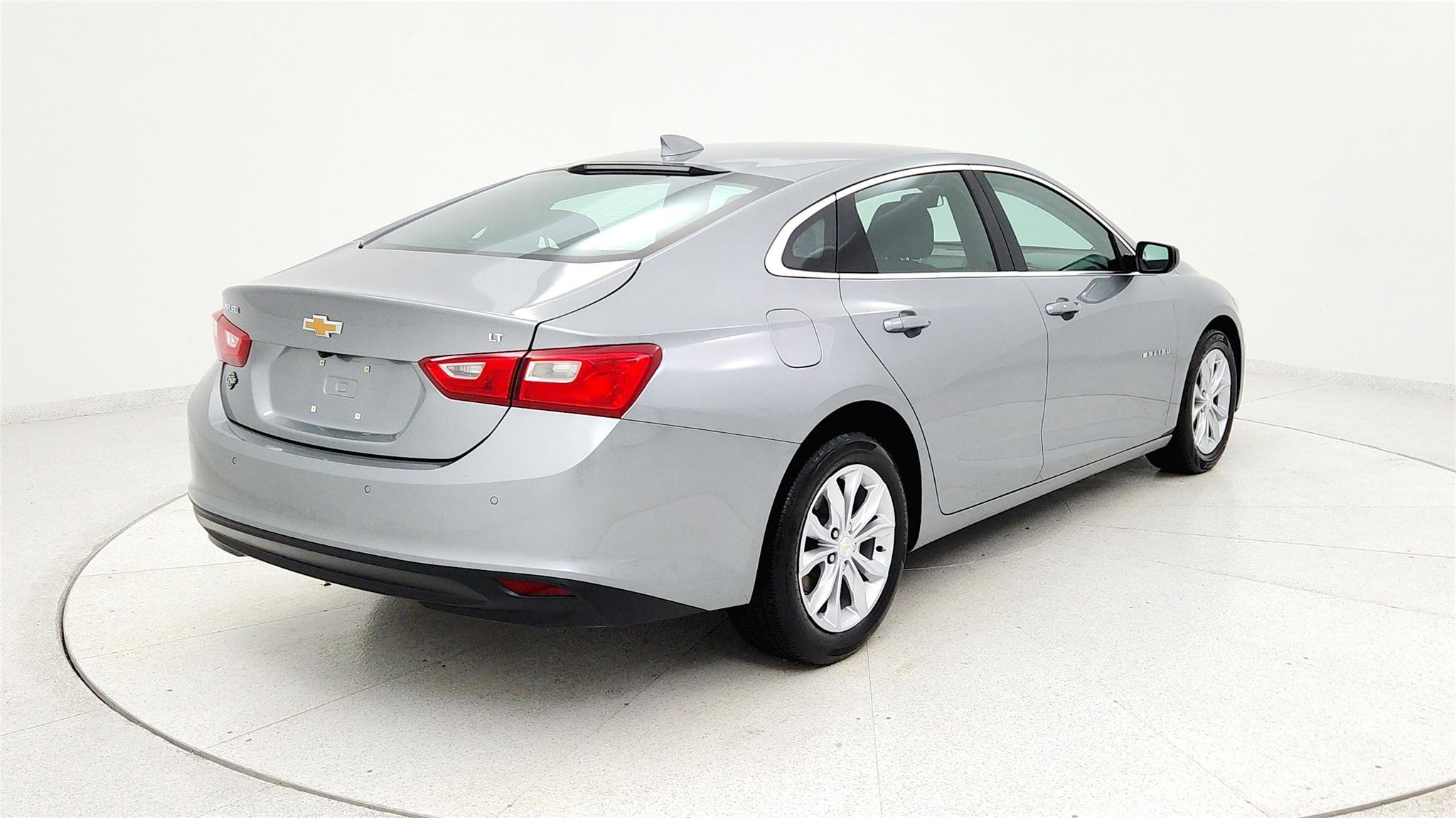 Used 2025 Chevrolet Malibu LT image 4