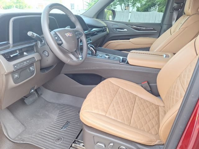 Used 2024 Cadillac Escalade Premium Luxury w/ LPO, Floor Liner Package AWD/4WD image 11