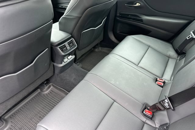 Used 2025 Lexus ES 300h w/ Premium Package FWD image 14