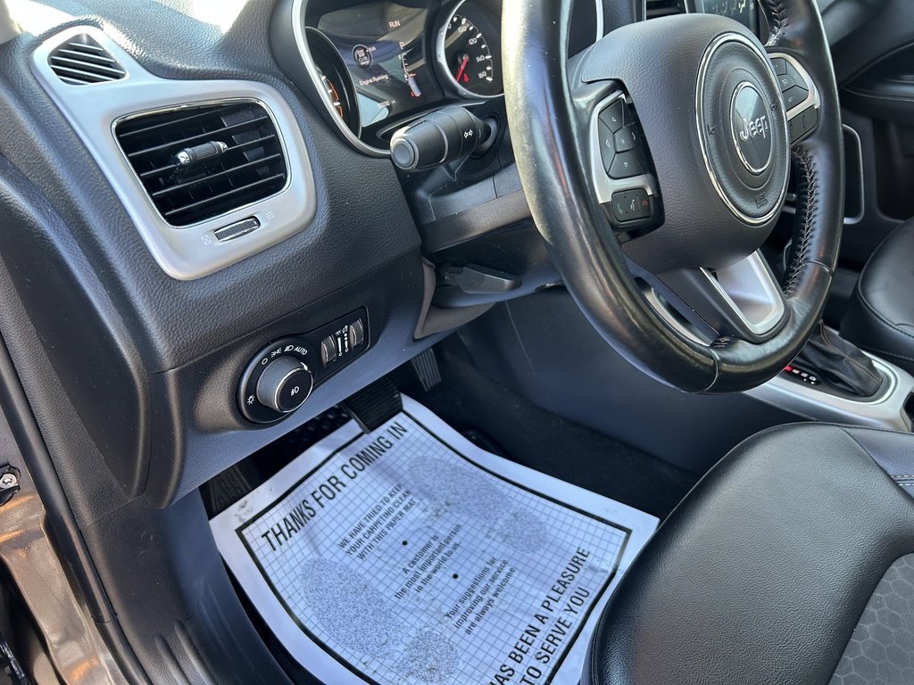 Used 2021 Jeep Compass Latitude w/ Sun and Sound Group image 8