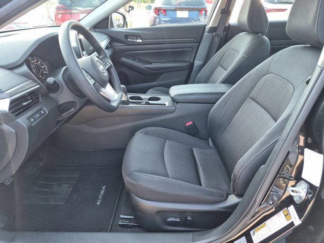 Used 2025 Nissan Altima 2.5 SV FWD image 24