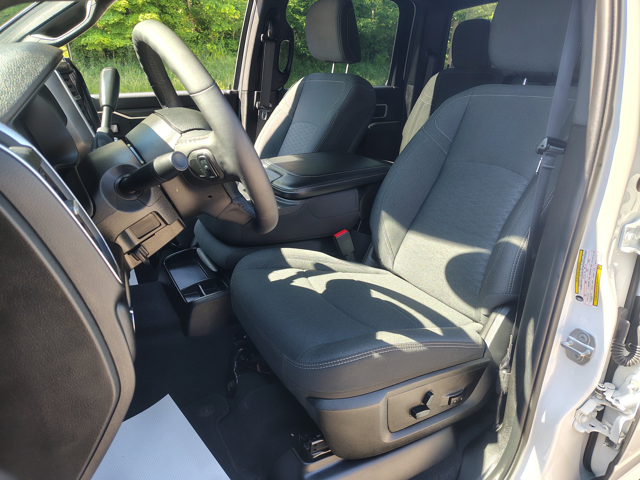 Certified 2025 RAM 2500 Big Horn AWD/4WD image 15