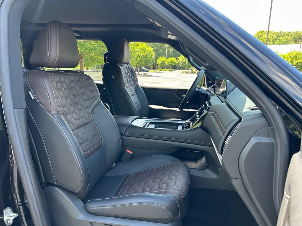 Used 2025 Nissan Armada Platinum Reserve RWD image 63