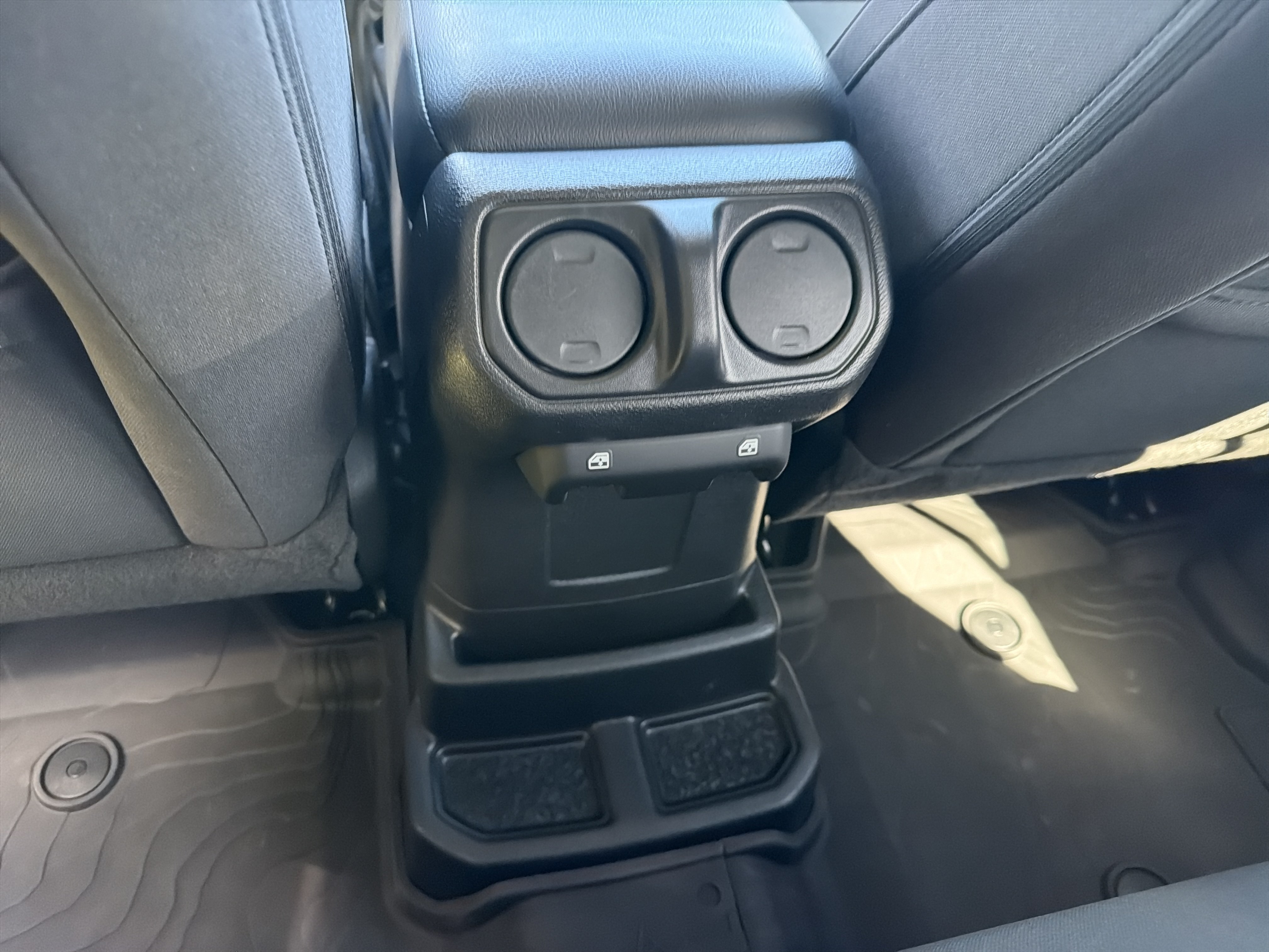 Used 2023 Jeep Wrangler Unlimited w/ Cold Weather Group AWD/4WD image 18