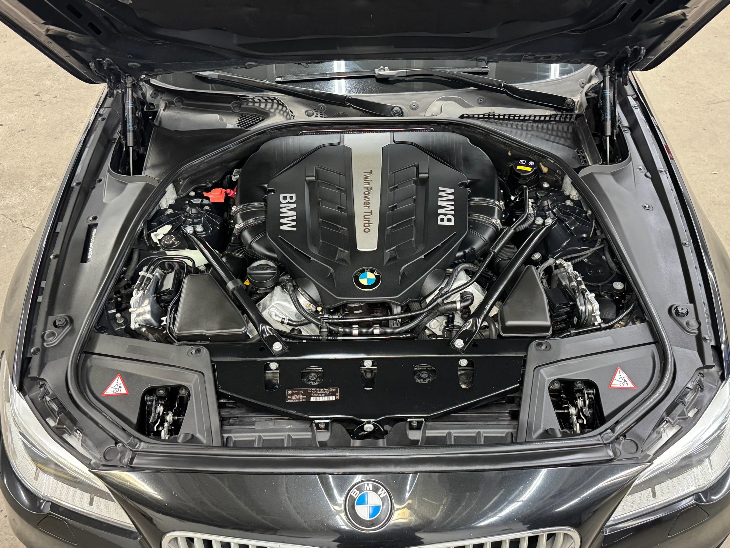 Used 2014 BMW 550i 550i Sedan 4D RWD image 9