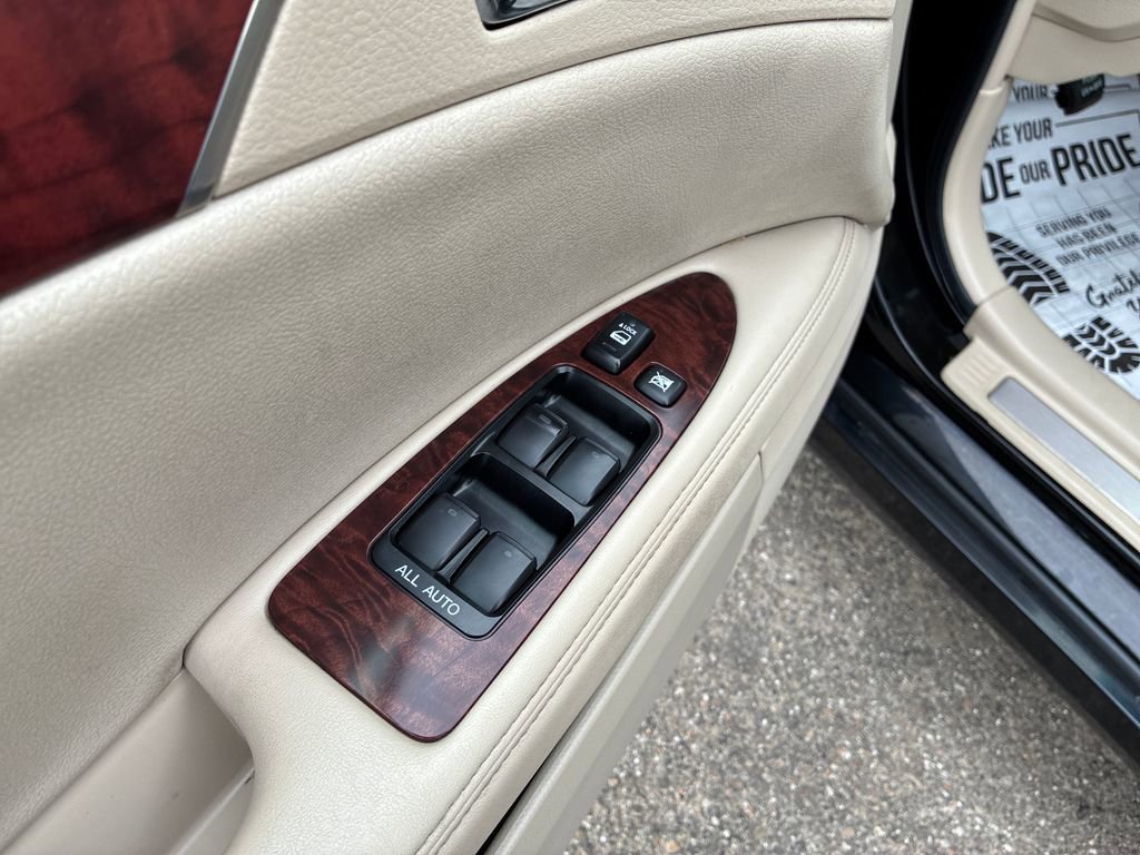 Used 2011 Toyota Avalon Limited image 13