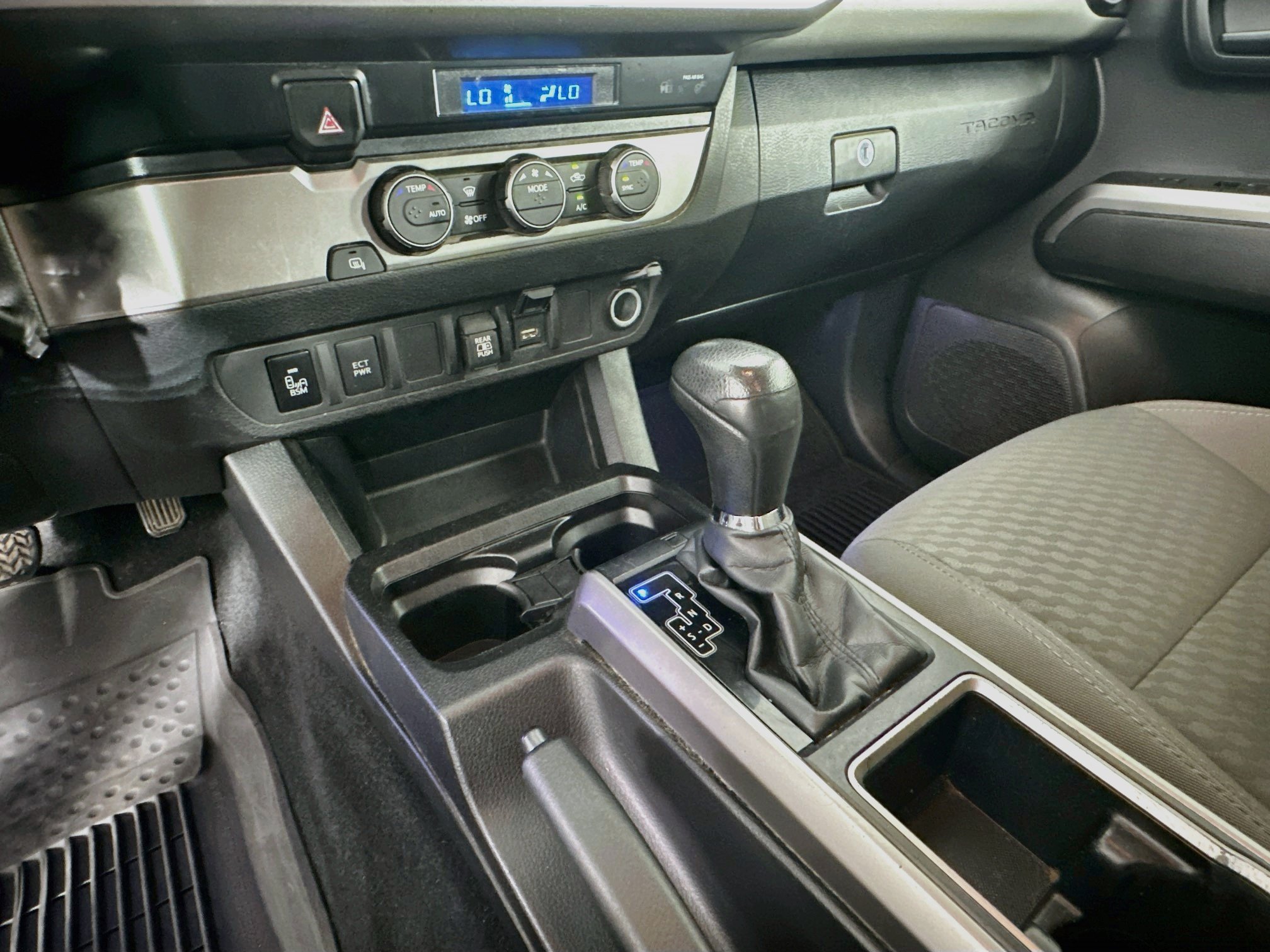 Used 2022 Toyota Tacoma SR5 w/ Technology Package RWD image 24