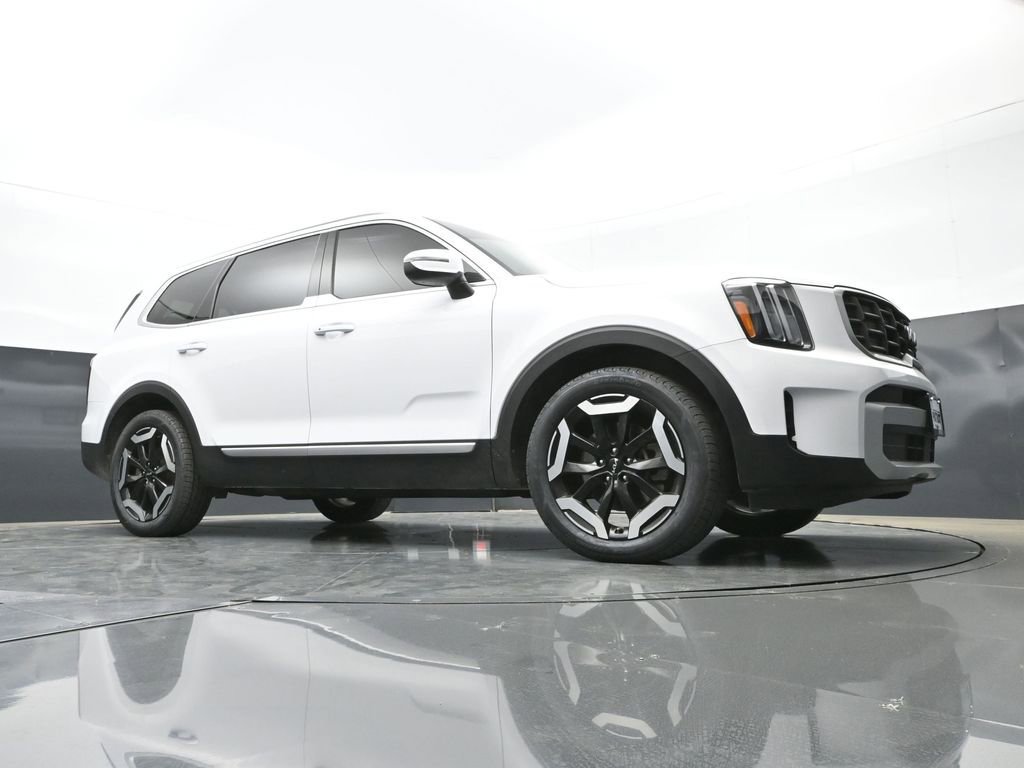 Used 2025 Kia Telluride S image 47