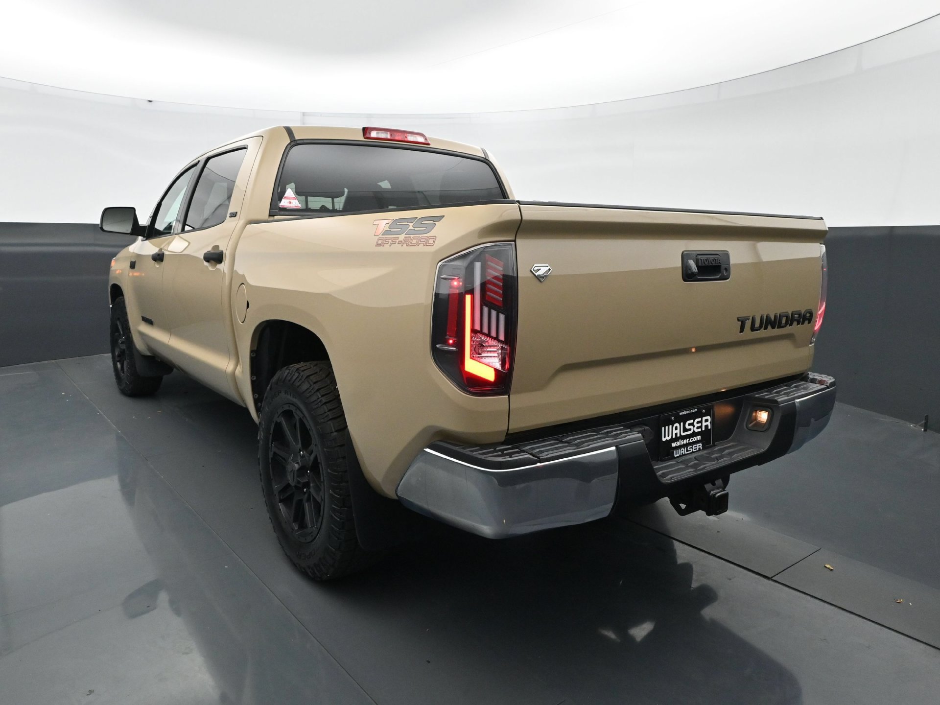 Used 2017 Toyota Tundra SR5 w/ SR5 Upgrade Package RWD image 5
