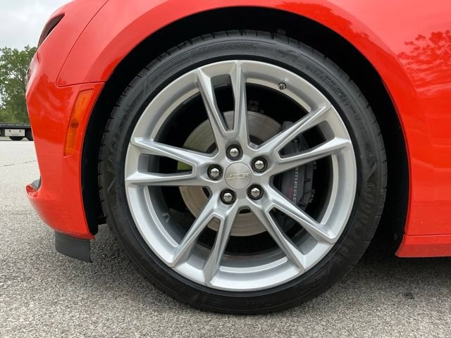 Used 2019 Chevrolet Camaro SS RWD image 14
