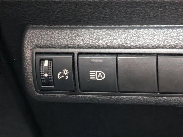 Used 2021 Toyota Corolla LE FWD image 12