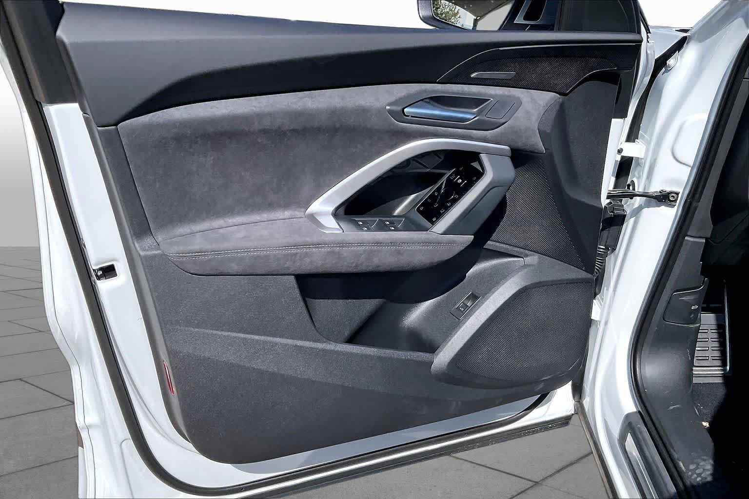 New 2026 Audi SQ5 Prestige AWD/4WD image 10