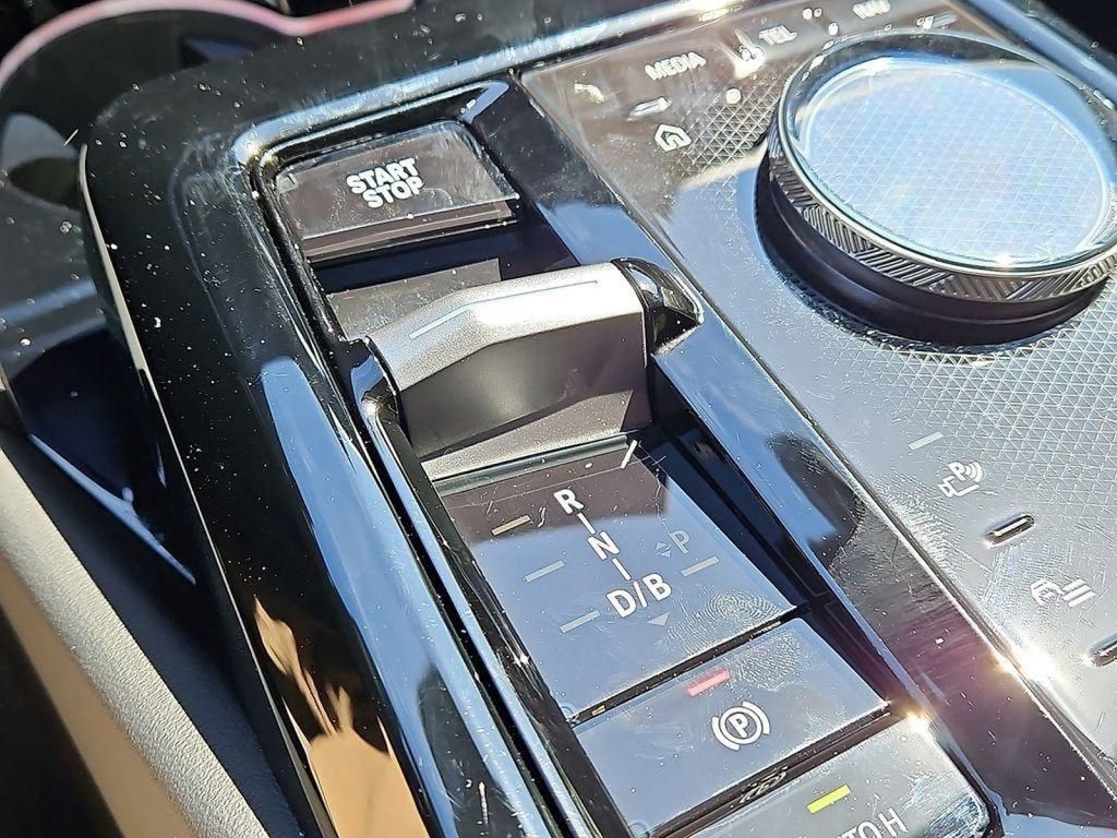 Used 2025 BMW i5 xDrive40 image 16