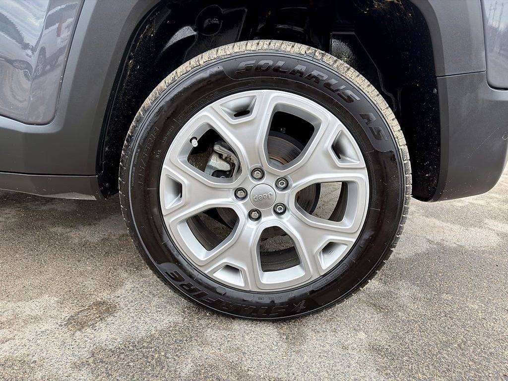 Used 2022 Jeep Renegade Limited AWD/4WD image 32