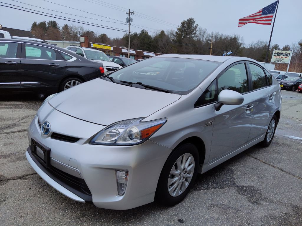 Used 2014 Toyota Prius Prime Plug-In Hybrid image 4