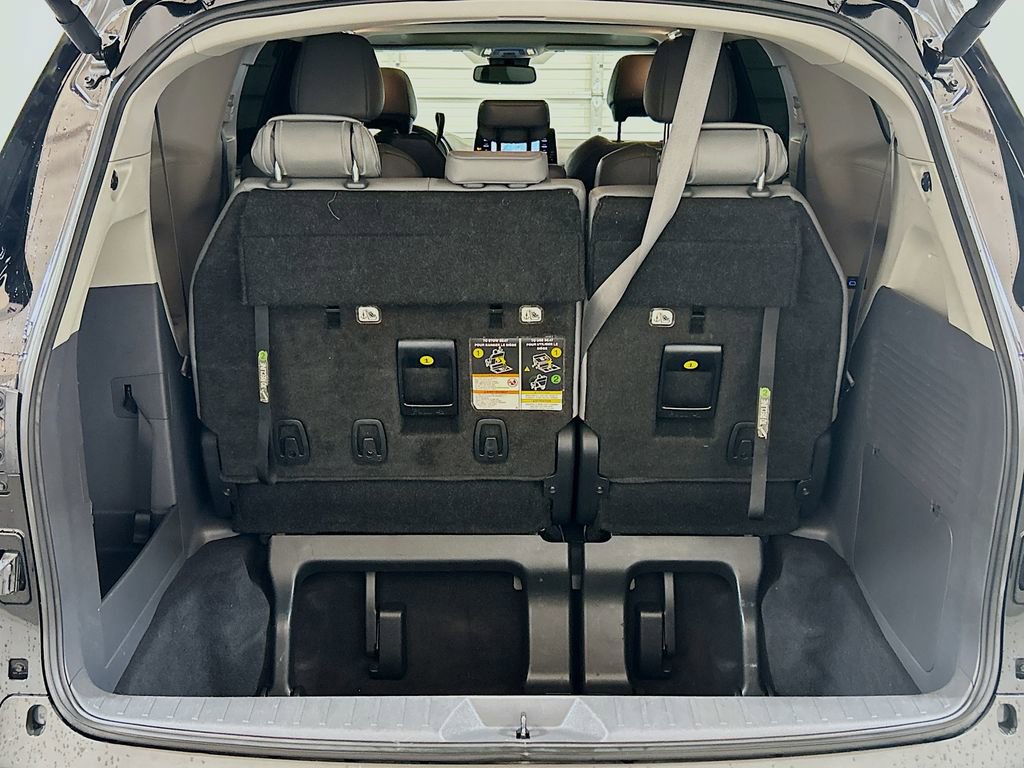 Used 2023 Toyota Sienna XLE w/ XLE Plus Package FWD image 25