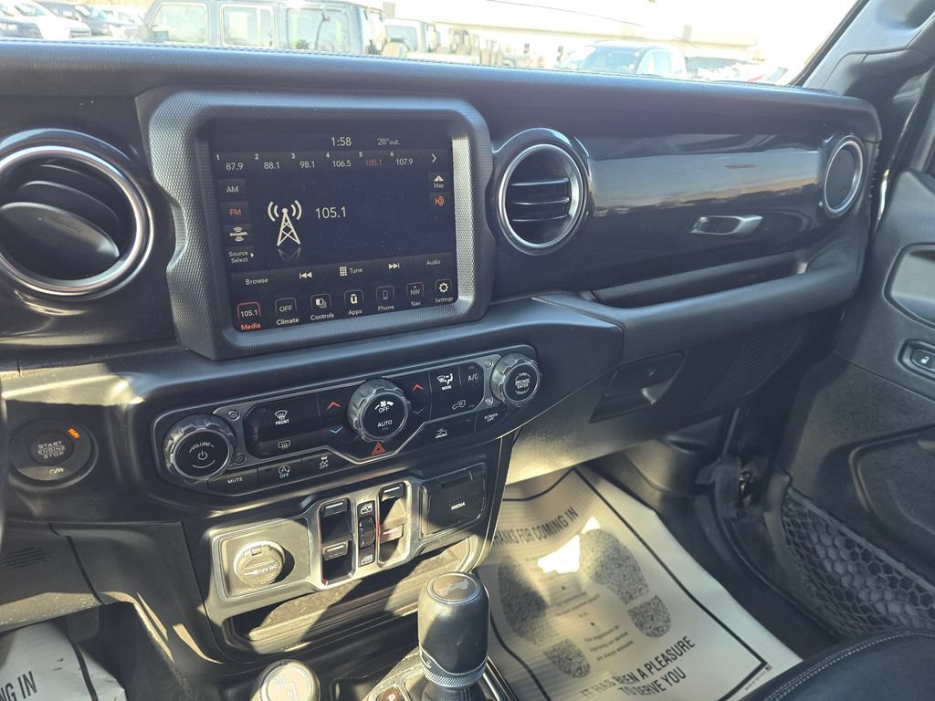 Used 2021 Jeep Wrangler Unlimited Sahara AWD/4WD image 16