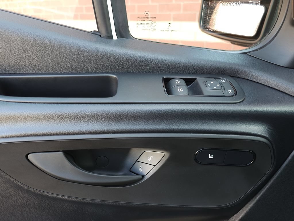 Used 2025 Mercedes-Benz Sprinter 4500 w/ Parking Package image 6