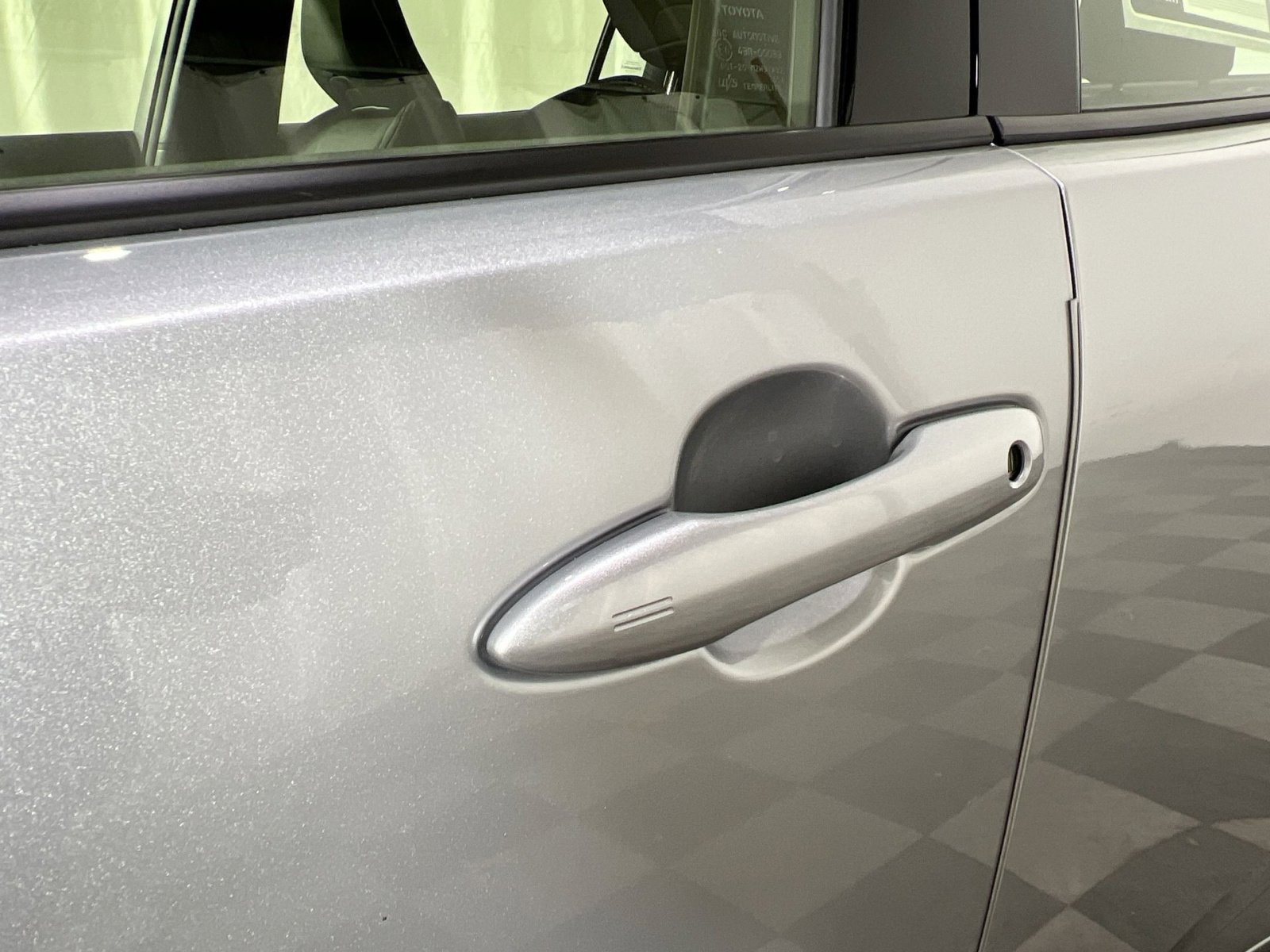 Used 2024 Toyota Prius XLE image 15