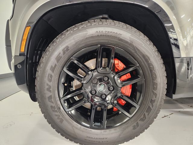 Used 2024 Land Rover Defender 130 X AWD/4WD image 8
