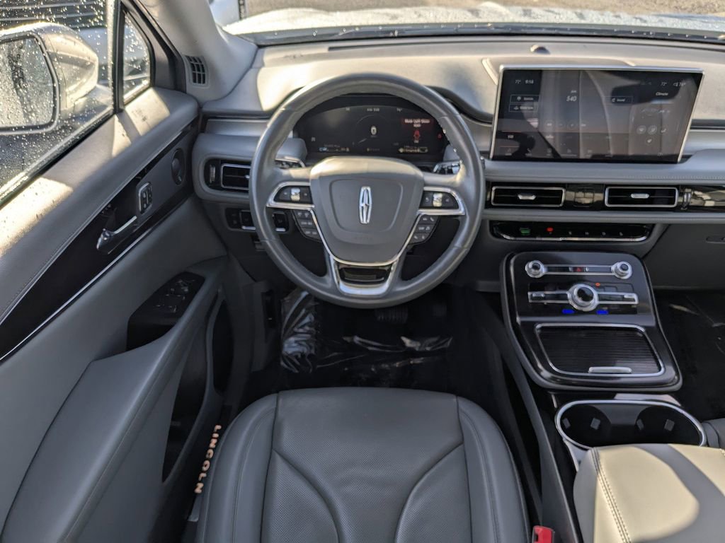 Used 2022 Lincoln Nautilus Reserve w/ Luxury Package image 16