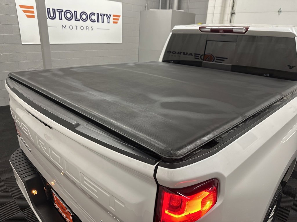 Used 2019 Chevrolet Silverado 1500 High Country w/ Technology Package image 11