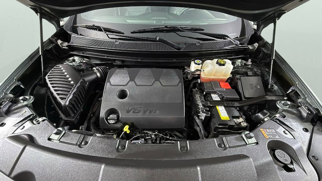 Used 2023 Chevrolet Traverse LT image 36