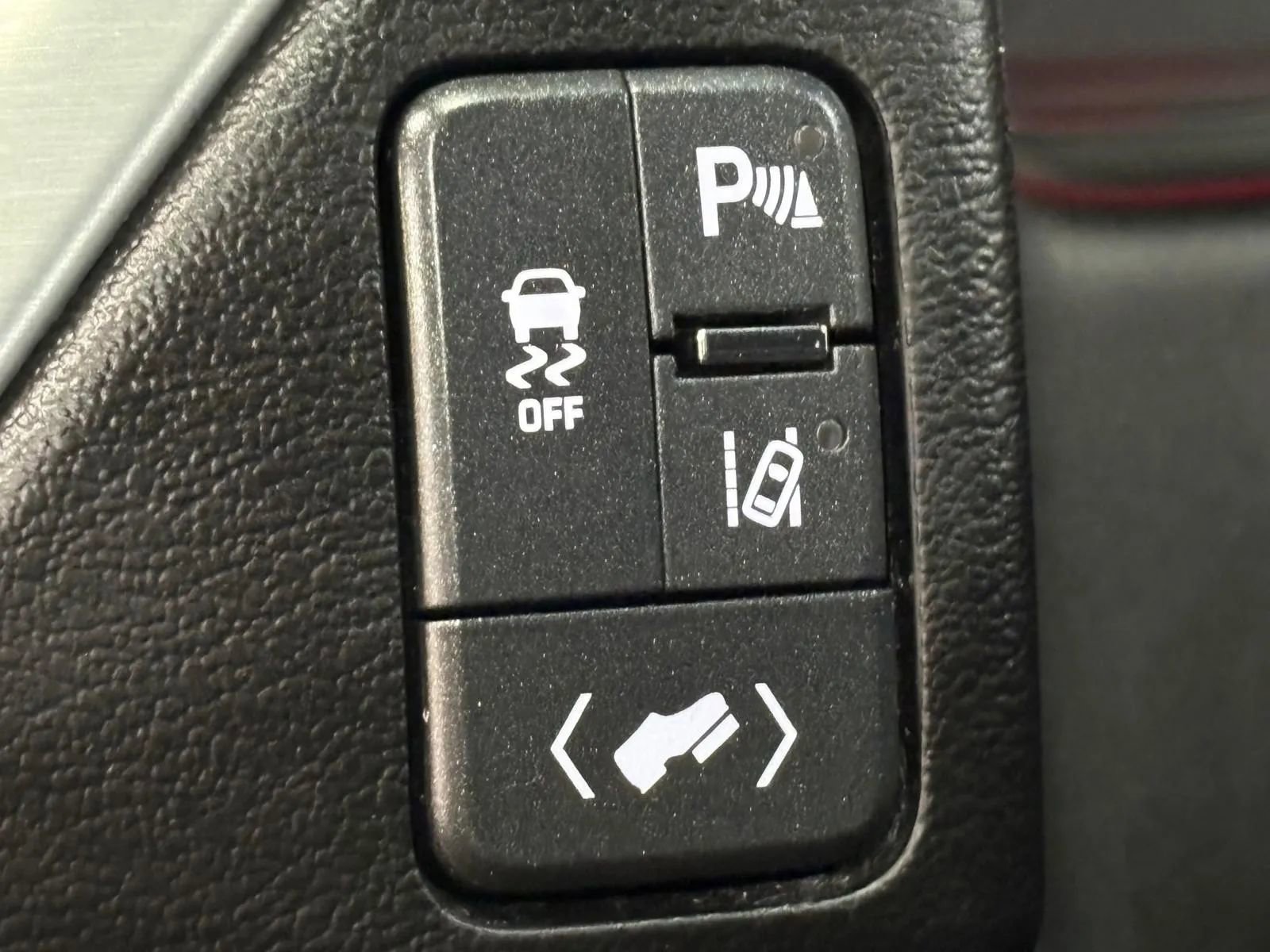 Used 2015 GMC Yukon SLT image 37