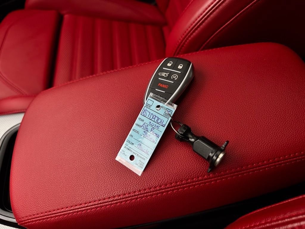 Used 2025 Alfa Romeo Stelvio Sprint image 28