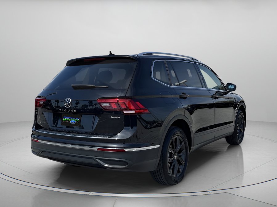 Used 2024 Volkswagen Tiguan SE image 3