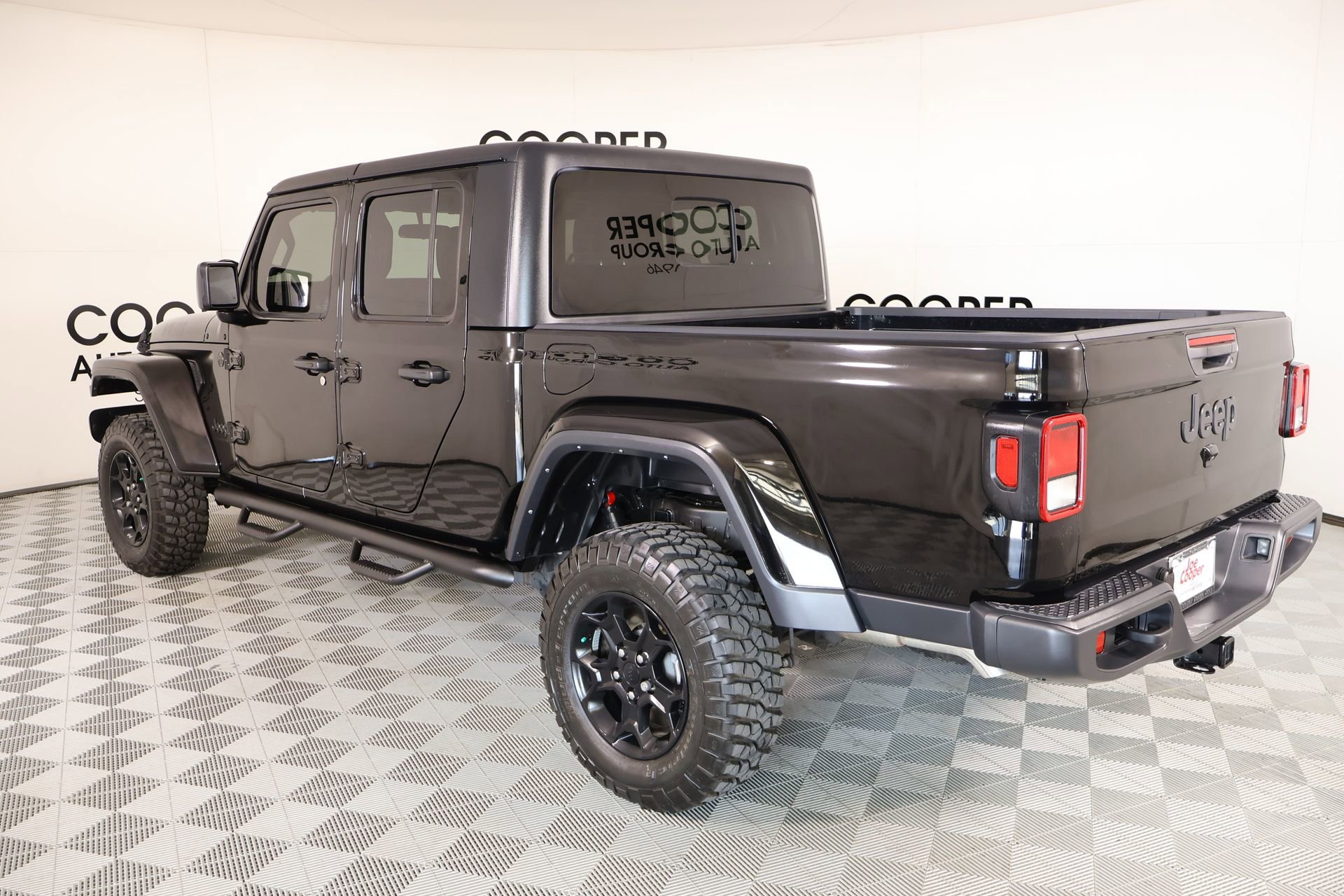 Used 2023 Jeep Gladiator Willys image 22