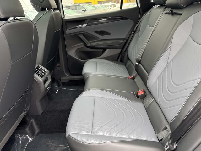 New 2026 Volkswagen Tiguan SE R-Line FWD image 9