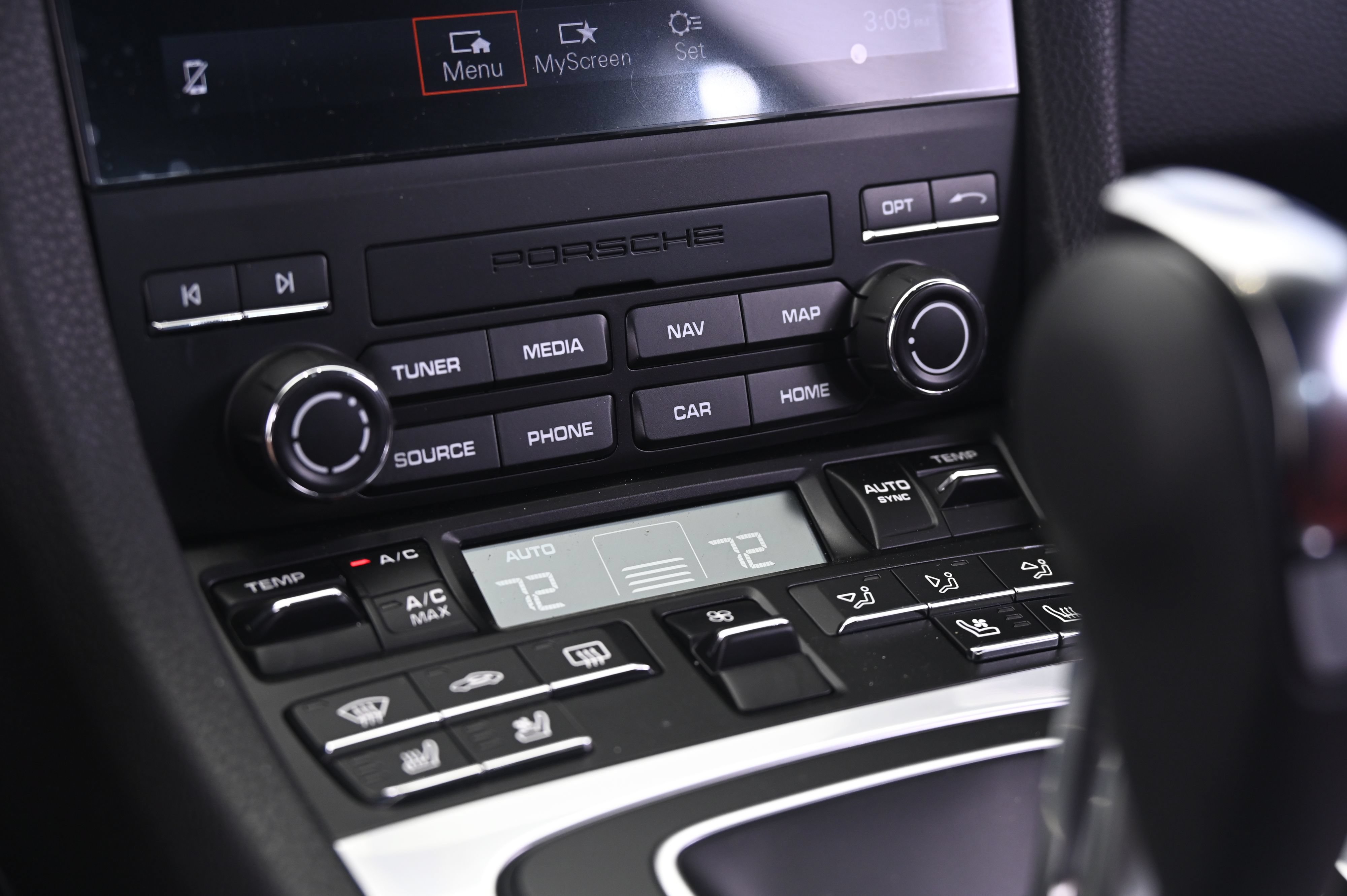 Certified 2024 Porsche 718 Cayman S RWD image 28