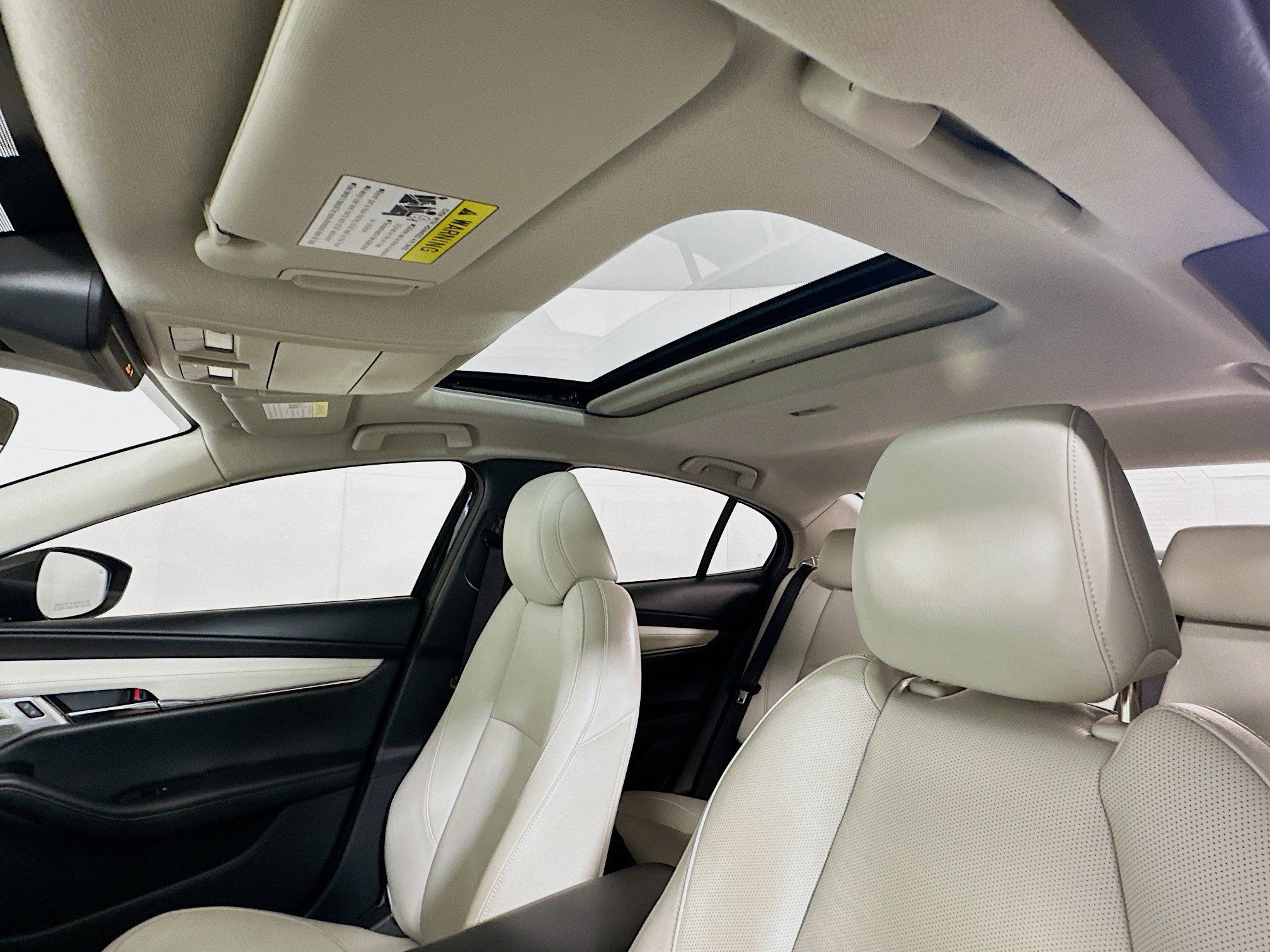 Used 2019 MAZDA MAZDA3 w/Premium Pkg image 25